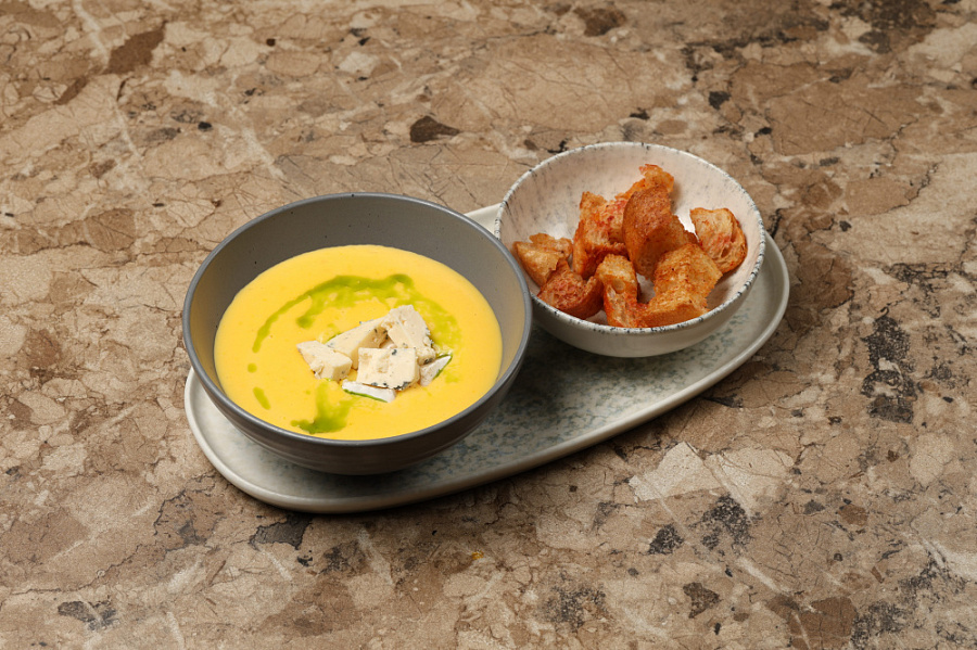 Суп сырный с гренками